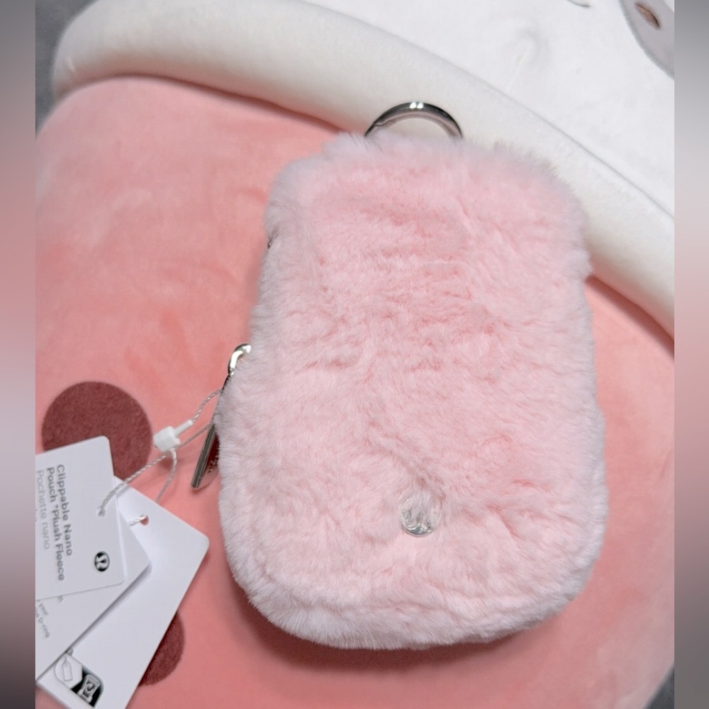❌SOLD❌ lululemon clippable nano pouch plush fleece